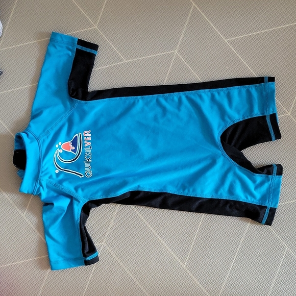 Quick silver swim suit - Picture 1 of 4